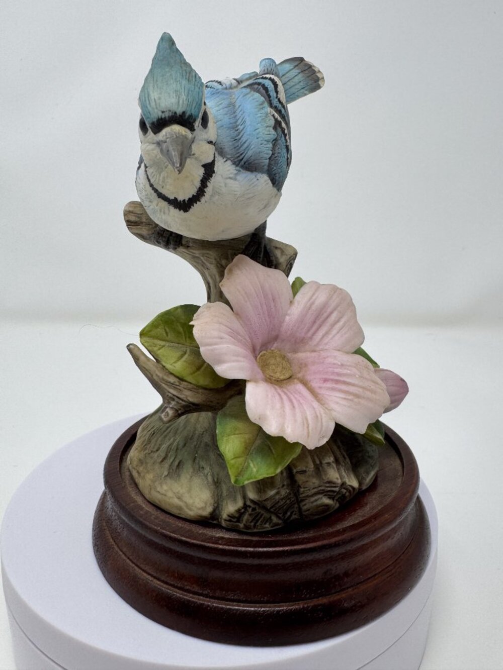 Vintage Blue Jay Bird Figurine Statue on Wood Base Pink Flower Nature Decor - Picture 2 of 6